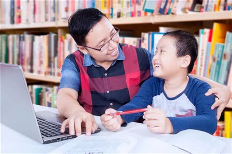 黄玉峰 非常时期，父母们要给孩子一个宽松愉悦的小环境 教育频道 东方网