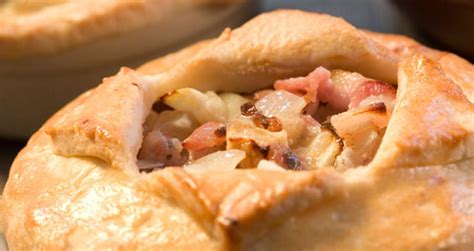 Onion, puff pastry, carrot, vegetable oil, mushrooms, tomato sauce and 3 more. Cheshire Puff Pastry Pork Pie Recipe | Jus-Rol