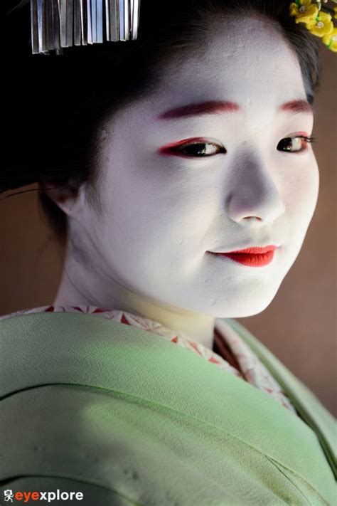 A Geisha Photo Shoot In Kyoto — Eyexplore Life Shooting In Kyoto Videos — Eyexplore