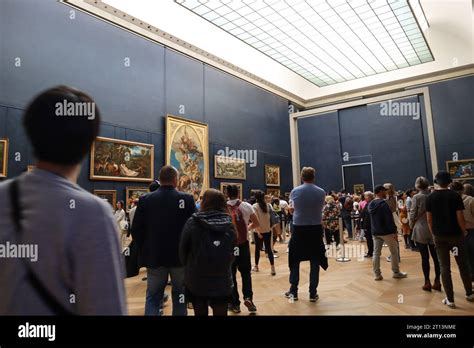 Louvre Museum Paris France Tourists Waiting For Visiting Mona Lisa