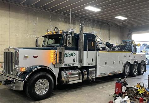 Pin By Yepthatbrokeit On Big Trucks Peterbilt Tow Truck Towing And Recovery