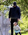 Josh Hartnett and daughter spotted in a London park. | Josh hartnett ...