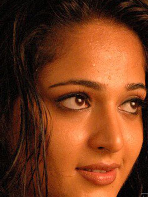 anushka shetty oily face rare closeup stills film actress