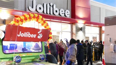 Jollibees 1st Canadian Location Opens In Winnipeg As Hundreds Wait In