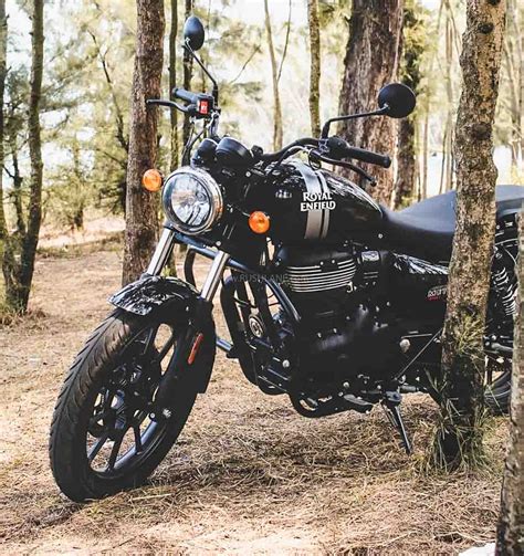 Royal Enfield Meteor 350 Custom Black With Stripes From 650 Gt