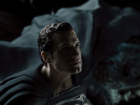 Henry Cavill Returning As Black Suit Superman In Upcoming Dc Movie