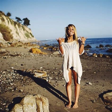 Surfer Girl Style Top 12 Surf Fashion Staples For The Surfer Girl Look Surfer Girl Style