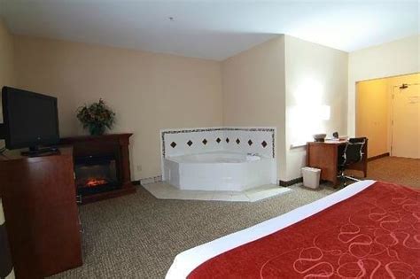 Hot Tub Suites Picture Of Comfort Suites Omaha Tripadvisor