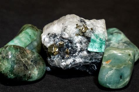 Emerald Meanings And Crystal Properties The Crystal Council