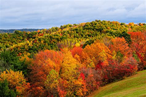 10 Best Places For Fall Foliage Includes Hocking Hills Ohio