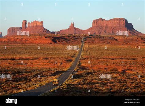 Us Route 163 Heading Towards Monument Valley Navajo Nation Utah