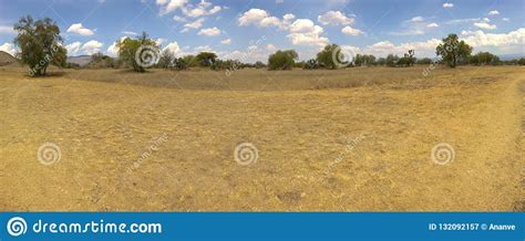 Arid Land Near Teotihuacan Stock Image Image Of Harvest 132092157