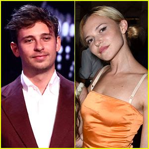 Flumes Rumored Gf Paige Elkington Shares Nsfw Video Of Him At Burning