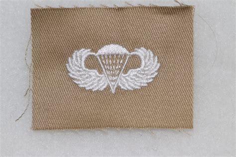 Us Army Parachute Qualification Wing Badge For M42 Tan Airborne Jacket