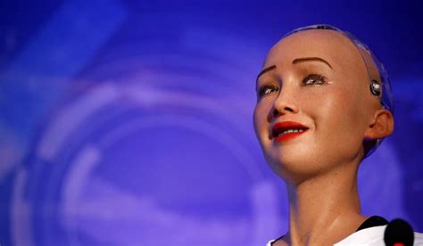 Worlds First Humanoid Citizen Sophia Says She Will Scale Everest The Week