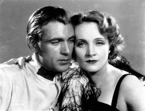 • marlene dietrich plays amy jolly (book by benno vigny) in her first hollywoodmovie 1930 morocco her partner is gary cooper road to morocco. Photo de Marlene Dietrich - Morocco : Photo Gary Cooper ...