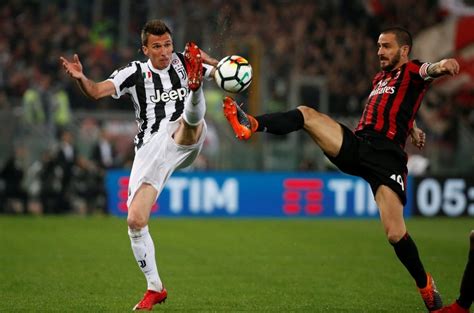 The most important, the one inside the playing field. Boost for Manchester United in pursuit of Leonardo Bonucci