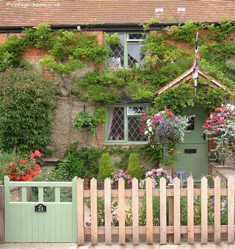 English Country Garden Pottery Cottage In Oxfordshire The Tiny Front