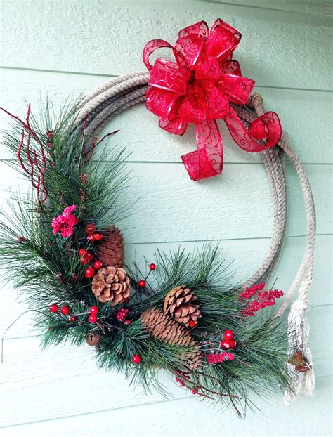 Festive Rope Wreath I Made Today Lariat Rope Crafts Rope Wreath Diy