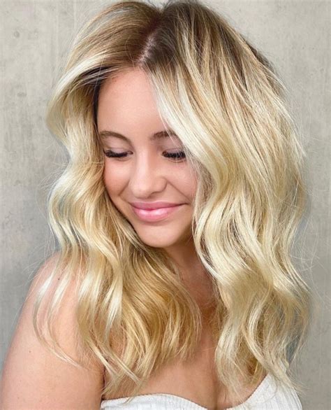 28 absolutely stunning honey blonde hair color ideas