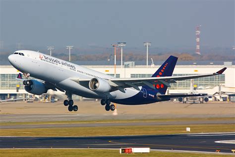Brussels Airlines Airbus A330 223 Hb Iqa First A330 200 Flickr