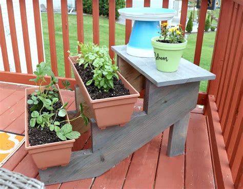 How big is a tiered raised garden bed? How to Build an Outdoor Tiered Planter - Creative ...