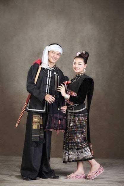 Shan Couple Myanmar Women Traditional Thai Clothing Thai Fashion