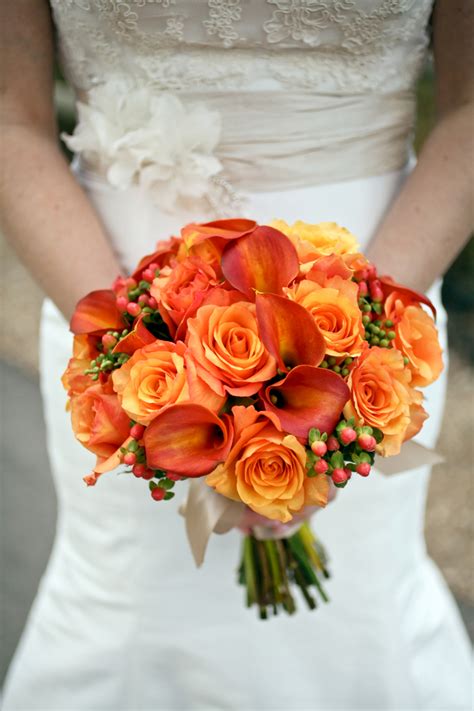 We've rounded up 15 calla lily wedding bouquets that will definitely make you choose calla lily as your new favorite flower. Orange Calla Lily and Rose Bouquet - Elizabeth Anne ...
