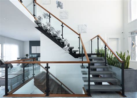 Top 10 Modern Glass Railing Inspirations Specialized