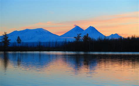 Download Wallpaper 3840x2400 Sunrise Mountains Lake