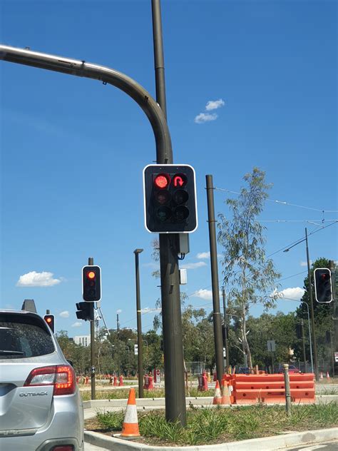 This Traffic Light For U Turns Mildlyinteresting
