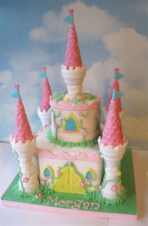 Beautiful Castle Cake Great Detail Work Castle Birthday Cakes Unique Birthday Cakes Novelty