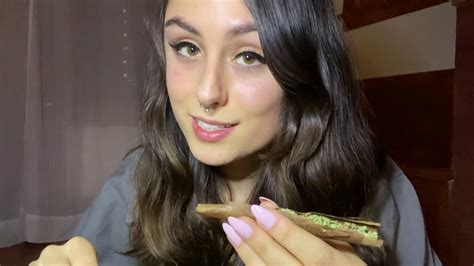 How To Roll A Blunt Youtube