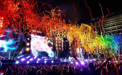An Explosion Of Color During The Coldplay Show In Chi Town Rcoldplay