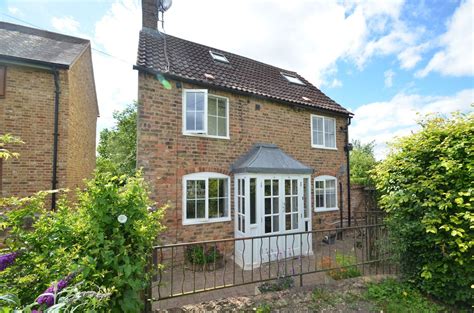 3 Bed Property For Sale In Priding Saul Gloucester Gl2 Zoopla
