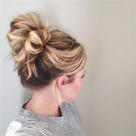 Check spelling or type a new query. Five Cute And Easy Bun Hairstyles For When You're In A Hurry