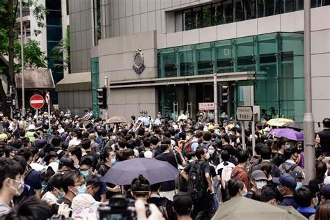 Demonstrators Surround Hong Kong Police Headquarters In Escalation Of
