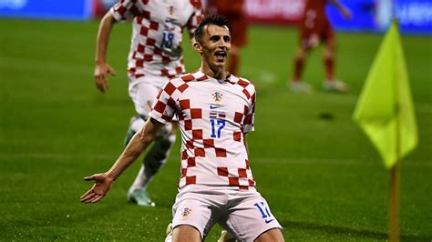 kroatien qualifiziert sich mit 1 0 gegen armenien für em sn at