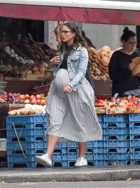 Pregnant Keira Knightley Spotted As She Steps Out In London 03 Gotceleb