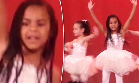 Beyonces Daughter Blue Ivy Steals Show At Dance Recital Daily Mail Online