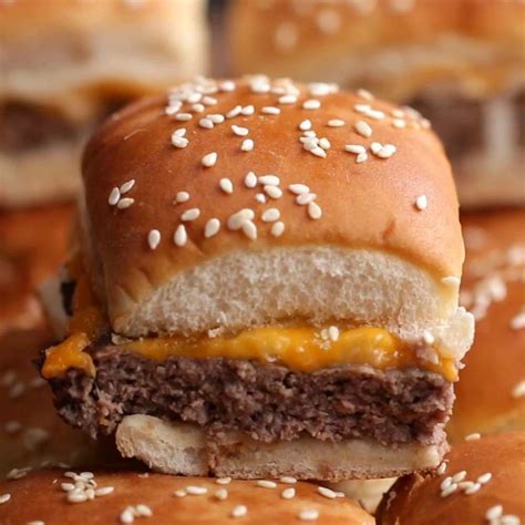 Sliders 10 Ways Slider Recipes Cheeseburger Sliders Buzzfeed Tasty