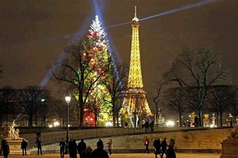 Merry Christmas Christmas In Paris French Christmas Cool Christmas
