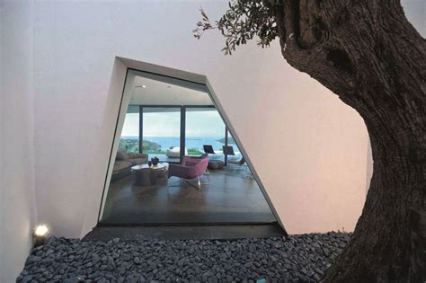 12 Uniquely Shaped Windows From Around The World