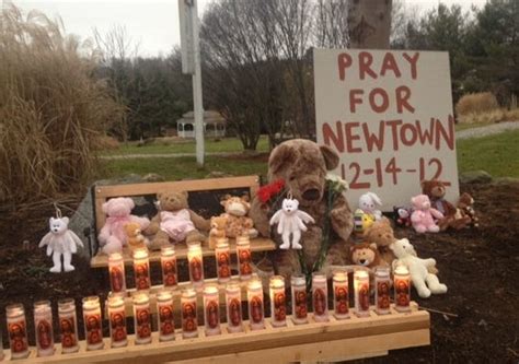 In Newtown Sunday Services Honor Victims Of Tragedy