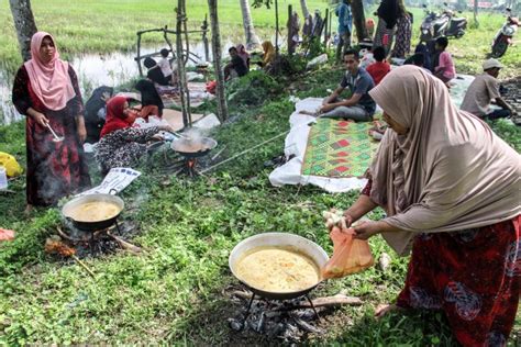 Kenduri Blang Sebelum Menanam Padi Di Aceh Antara Foto