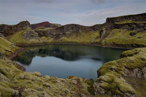 Lake On One Of The Laki Craters Iceland Laki Or Lakagígar Flickr