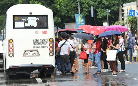 Rainy Commute Photos Philippine News Agency
