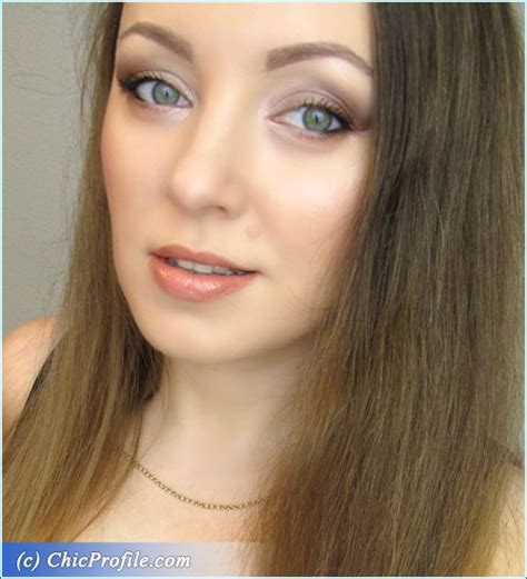 Luxurious Nude Makeup Look For Hot Summer Nights Beauty