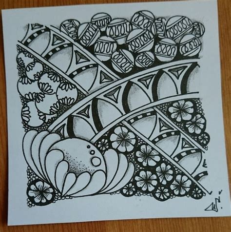 Pin By Beuska Bibi On Bibi S Zentangles Doodles Zentangle Drawings