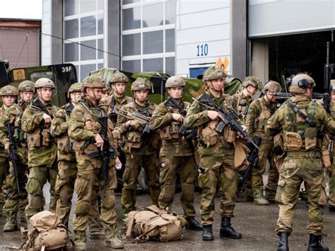 Soldiers With The Northen Brigade Norwegian Army Conducting A